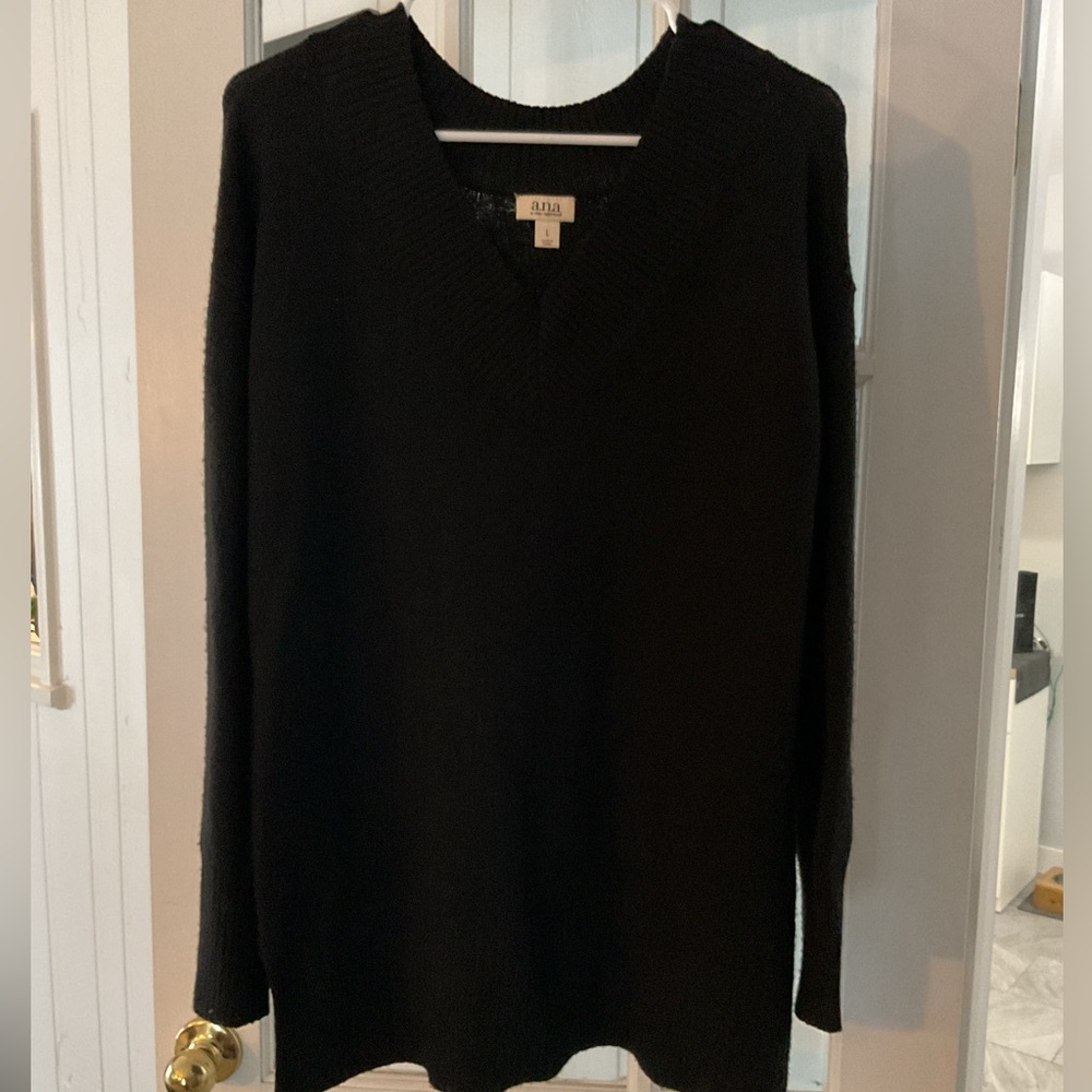 WOMENS BLACK V NECK SWEATER L